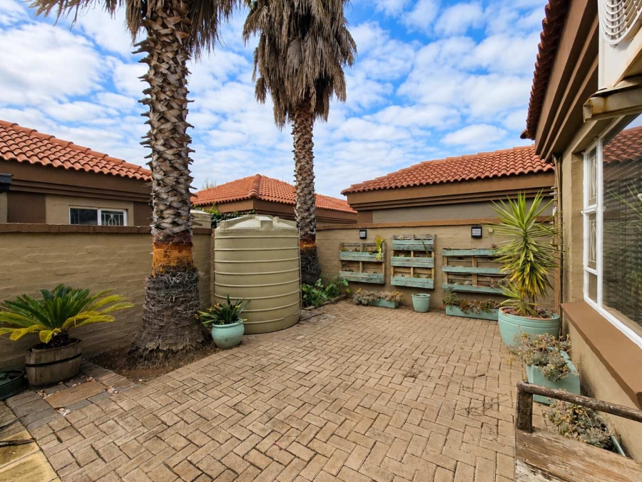 2 Bedroom Property for Sale in Heuwelsig Free State